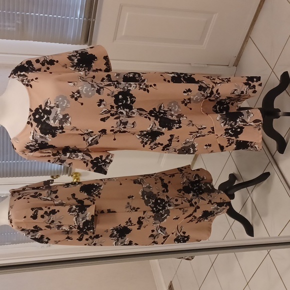 George Dresses & Skirts - 2/$50 Peach Floral Dress - Size 2X